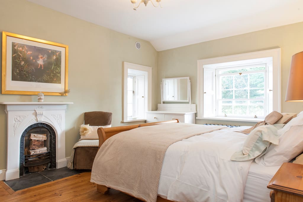 The middle bedroom