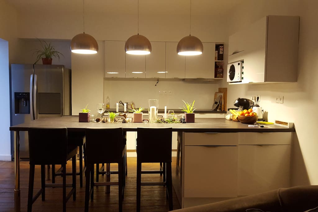 Kitchen where guests can have coffee, tea and breakfast (night)