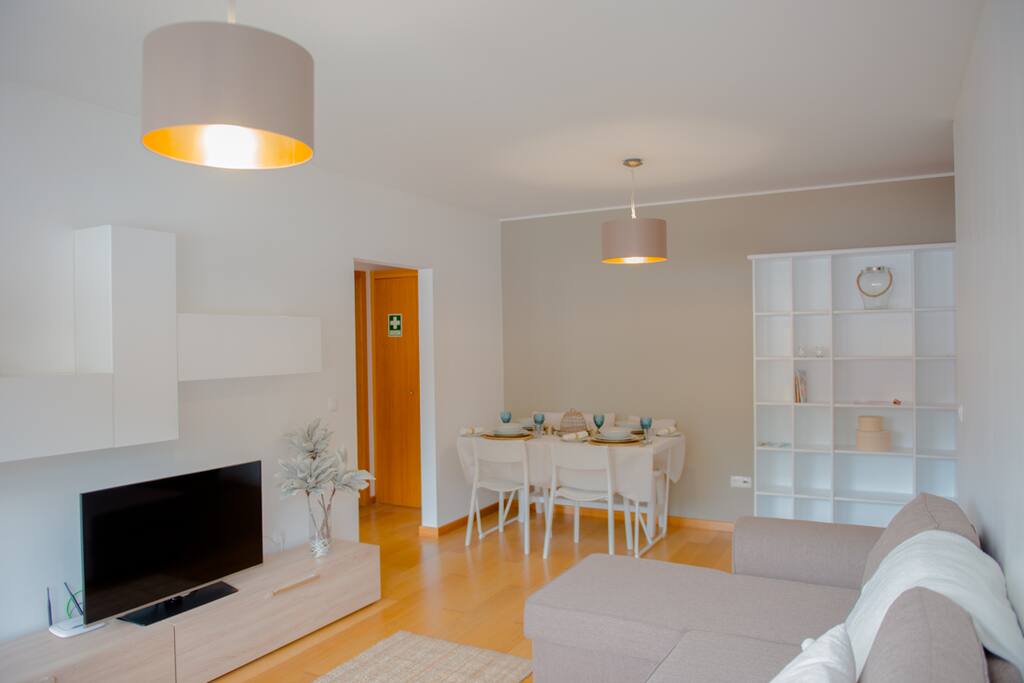 Living Room / Sala de Estar