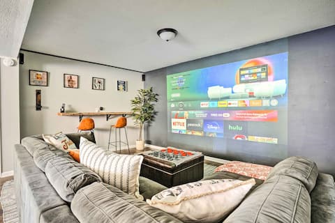 ~Family & Pet Friendly Home~ Mins to Attractions!