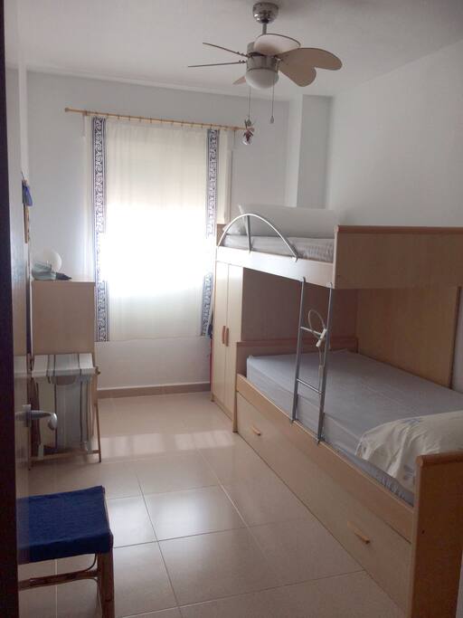 Dormitorio 3 camas.