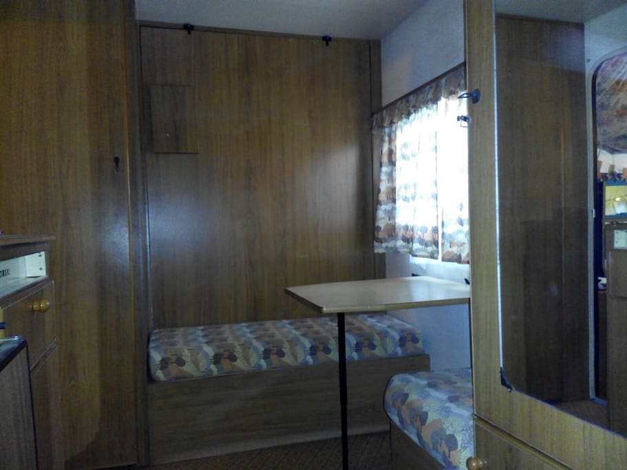 interno roulotte 2