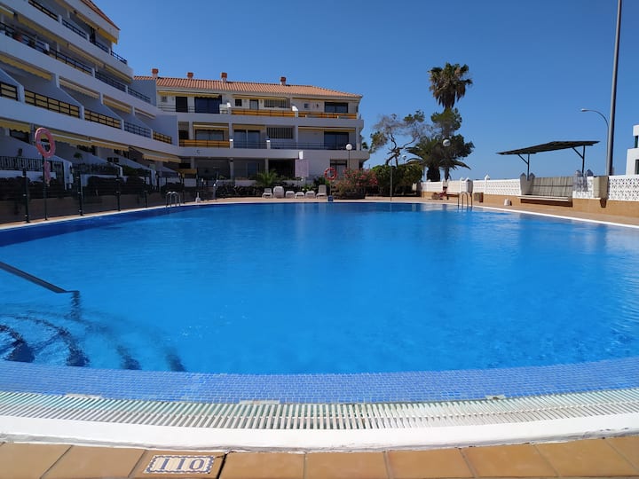 Ocean & Pool View Turquoise Apt, Puerto Santiago