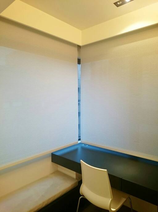 study room also can put a mat to sleep one person