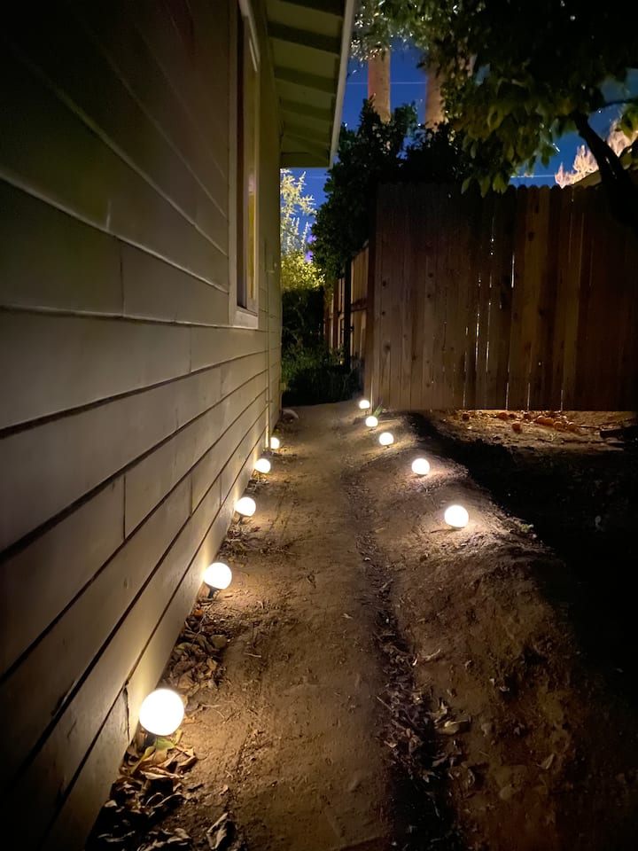 Studio guest house in historic uptown neighborhood Guesthouses for