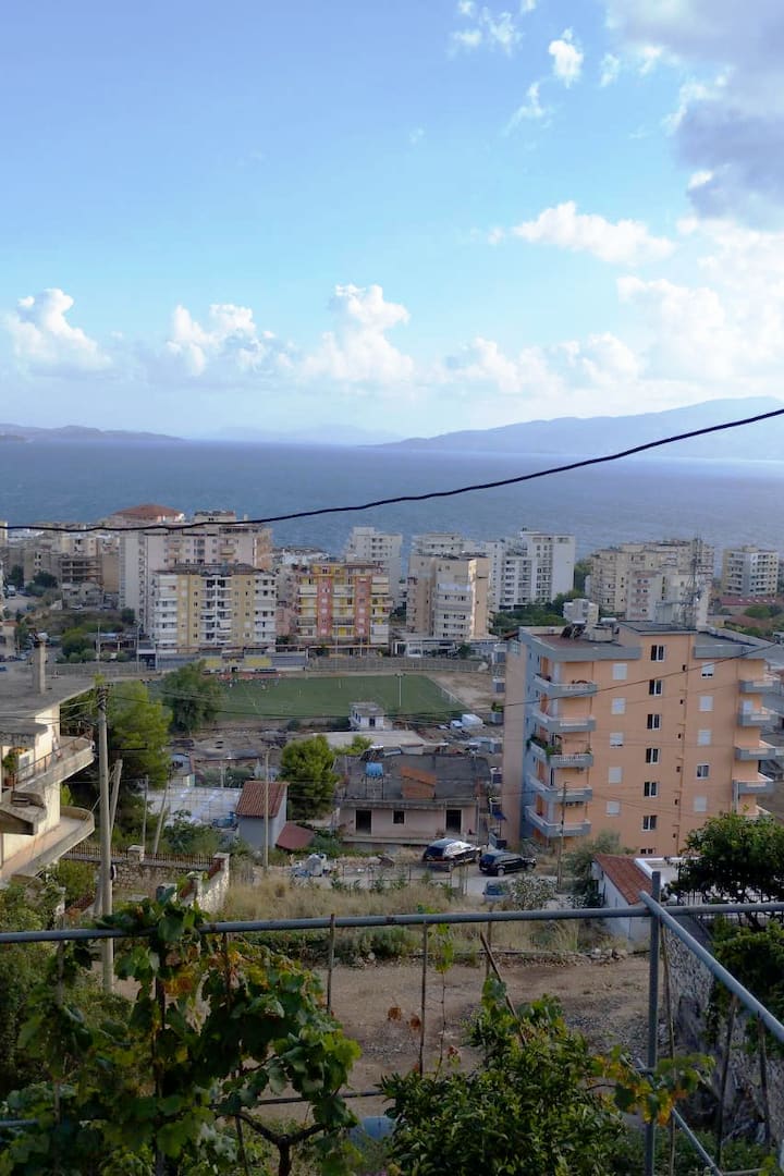 Robert Tringa
 Apartment 
Dhoma 1 - Saranda