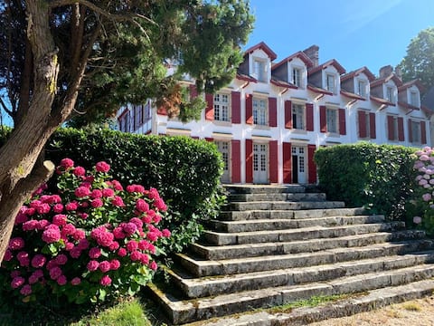 Exceptional property overlooking Saint Jean de Luz