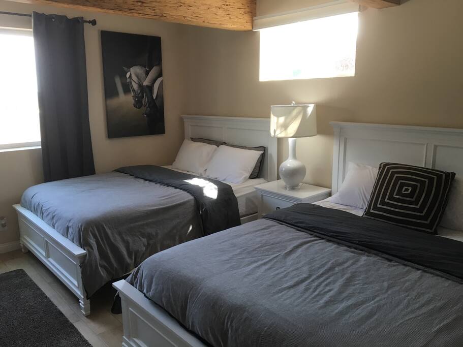 Bedroom with 2 Queen beds