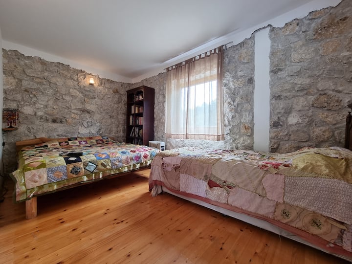 საძინებელი 1