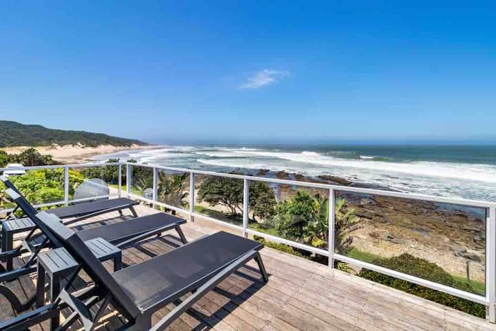 '"The Cottage'' Morgan Bay with breathtaking views