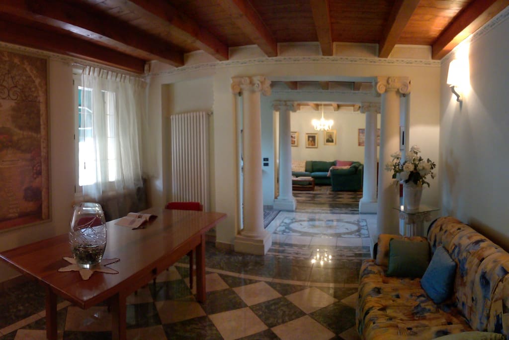 Atrio Villa Mari
