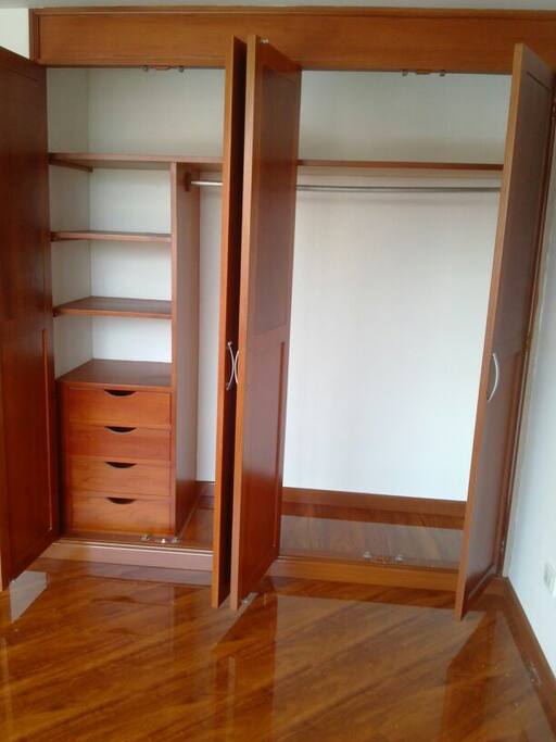 Closet totalmente a su disposición