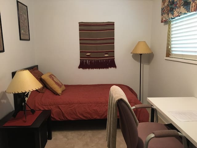 Centennial, close to DTC. Small bright bedroom