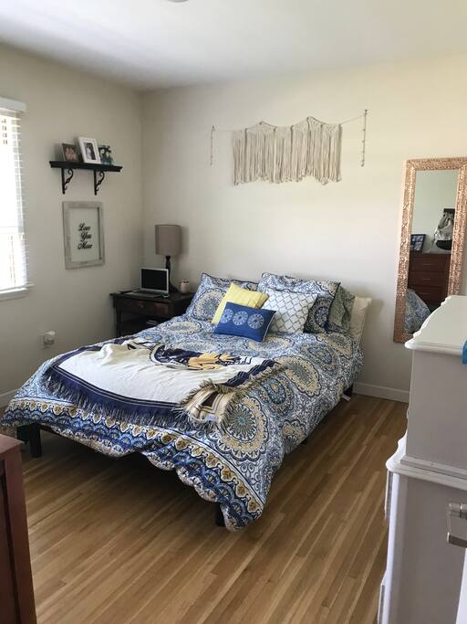 Bedroom 1 - Full Bed