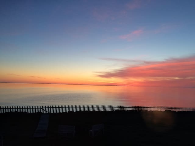 WATERFRONT CHALET ST-THOMAS