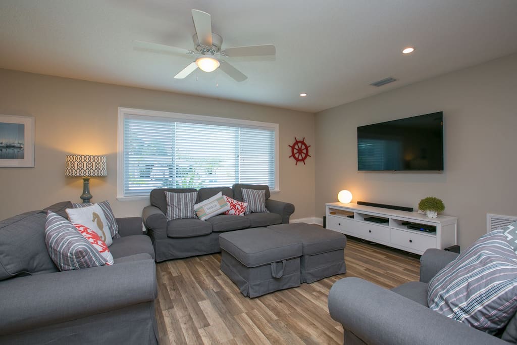 Large and spacious living room