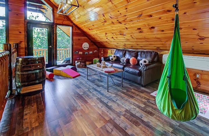 לופט ענק הוא גן עדן לילדים + ספה נפתחת בגודל קווין סייז