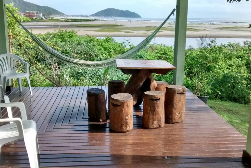 que tal uma rede gostosa para relaxar, rodeado de pura natureza brisa e som do mar!