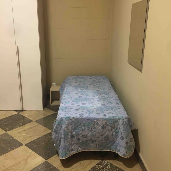 Krevet za jednu osobu dodan u spavaću sobu s bra 