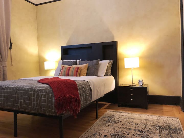 Fun & Artsy 2 bdrm 2 ba Hayes Valley Hidden Gem Apartments for Rent