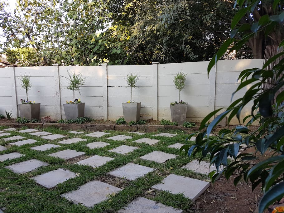 Cottage Guesthouse private courtyard garden