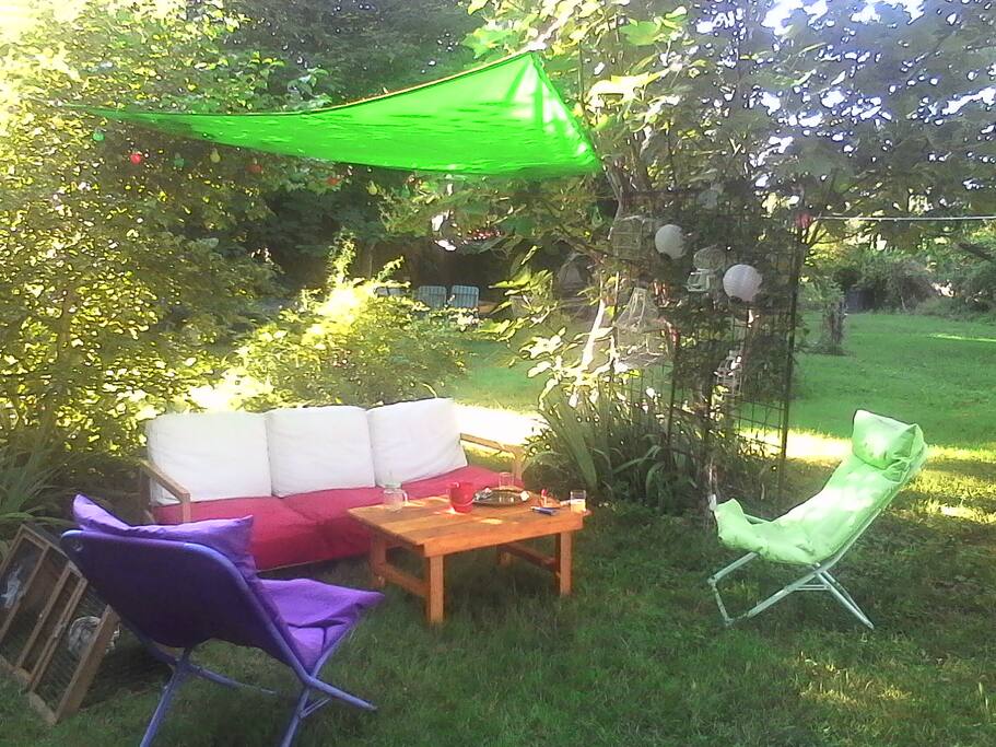 Salon de jardin (en été)