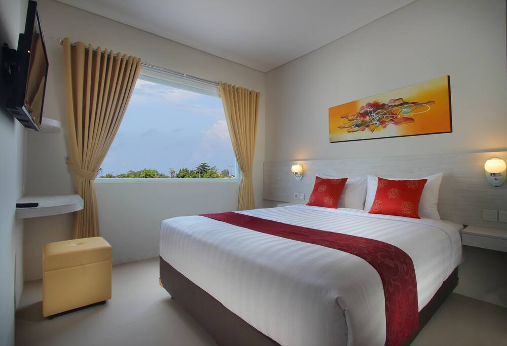Beautiful and comfortable guest room
