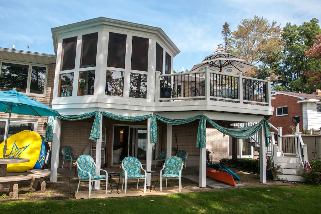 Lower level guest suite entrance. Walk out directly to lakefront patio, dock & lake.
(Upper level private)