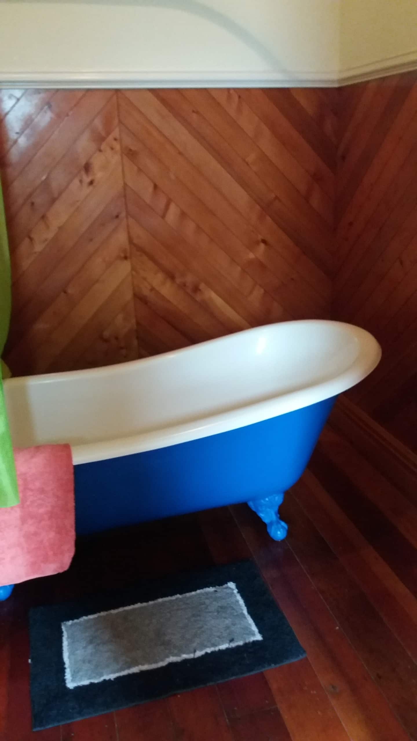 Fareham - Tararua: Sunny, Quiet Room Balcony Views 4