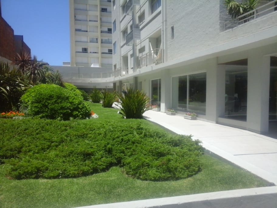 Jardín lateral