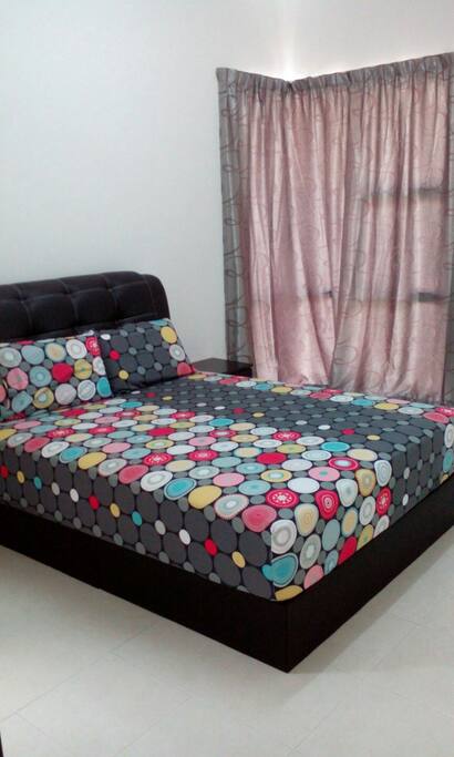 Upper Floor Room with Queen Bed