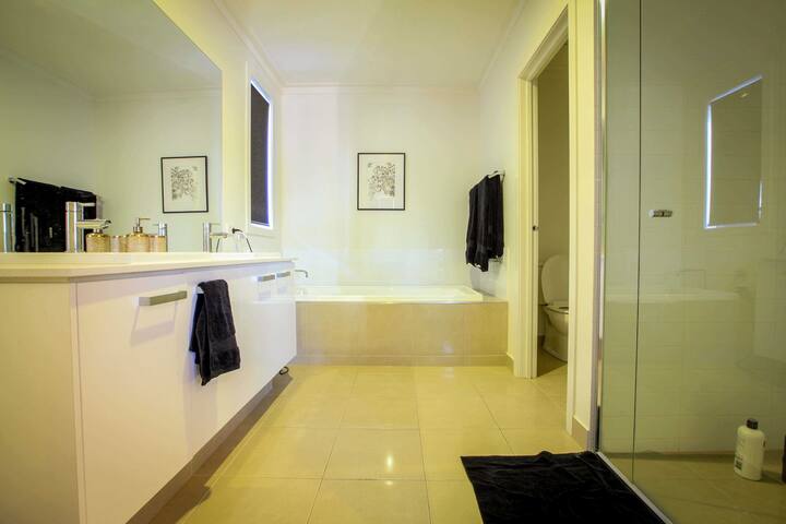 Seahaven Delight gallery image 5