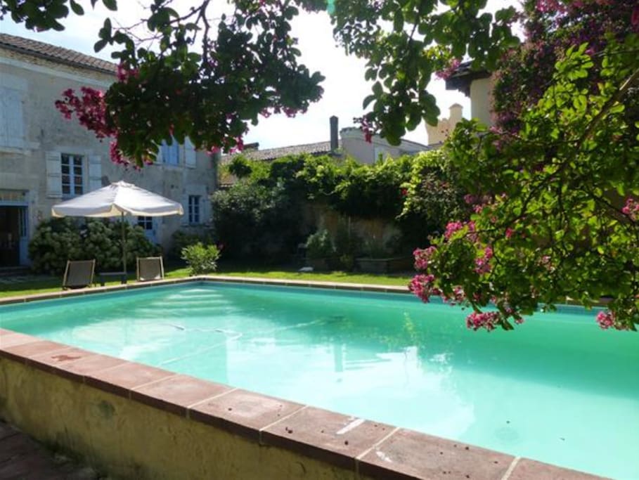 Farniente à l'ombre dans le jardin.