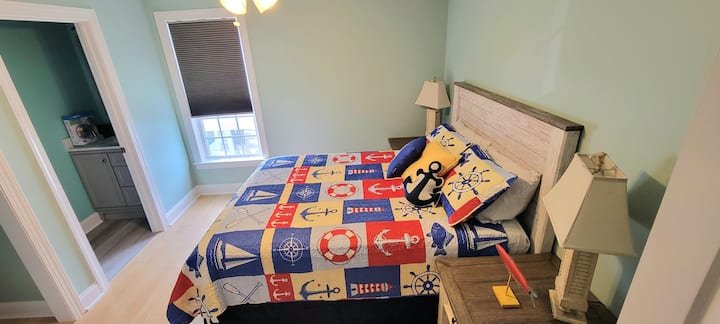 Двойна спалня със самостоятелна баня и тоалетна