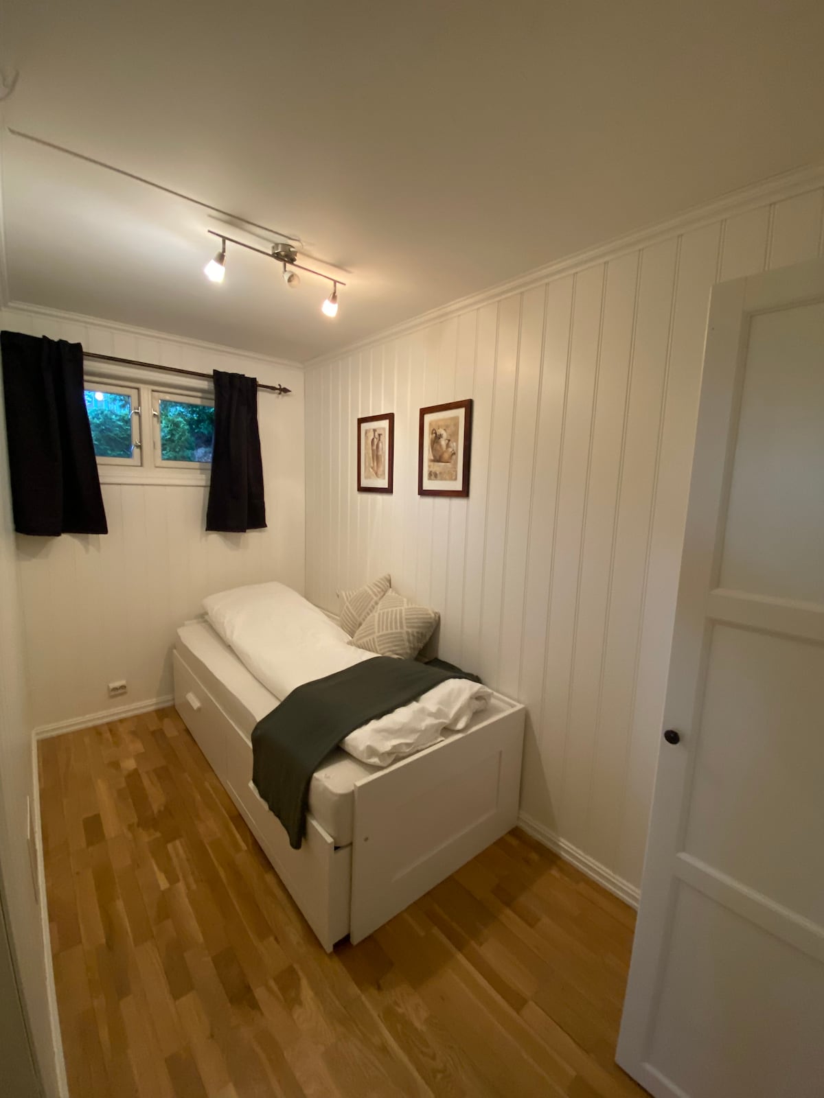 卧室。这是一张折叠床。这里可供1人入住。 