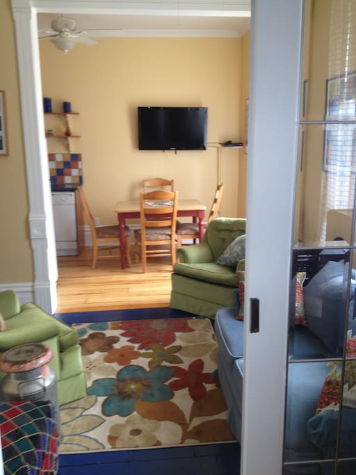 Picton suite living space & eating area