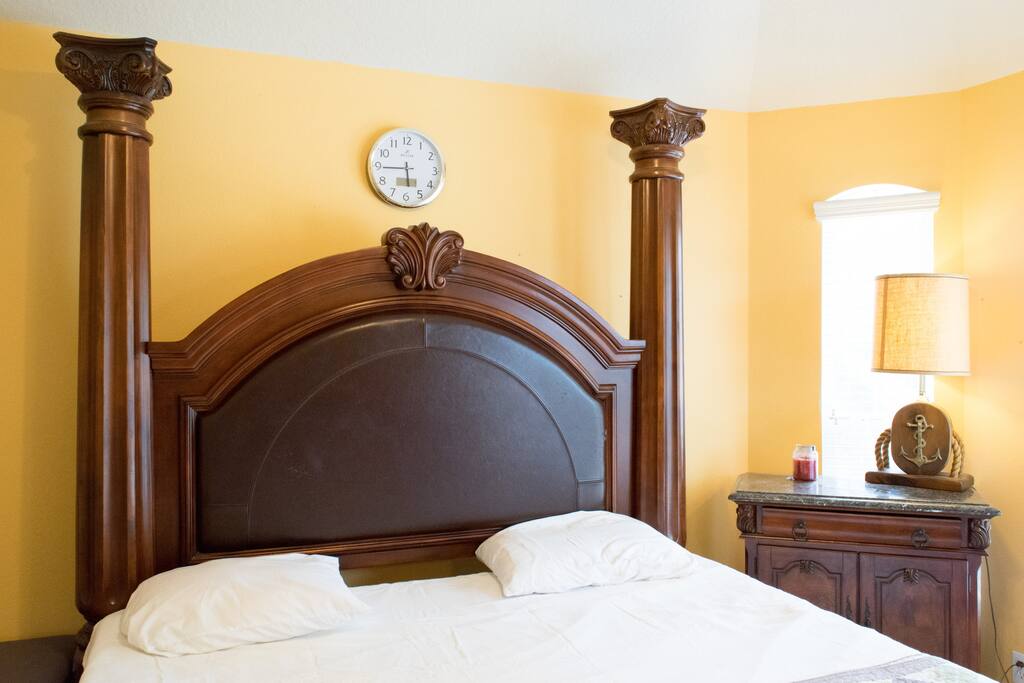1st Bedroom Upsatirs