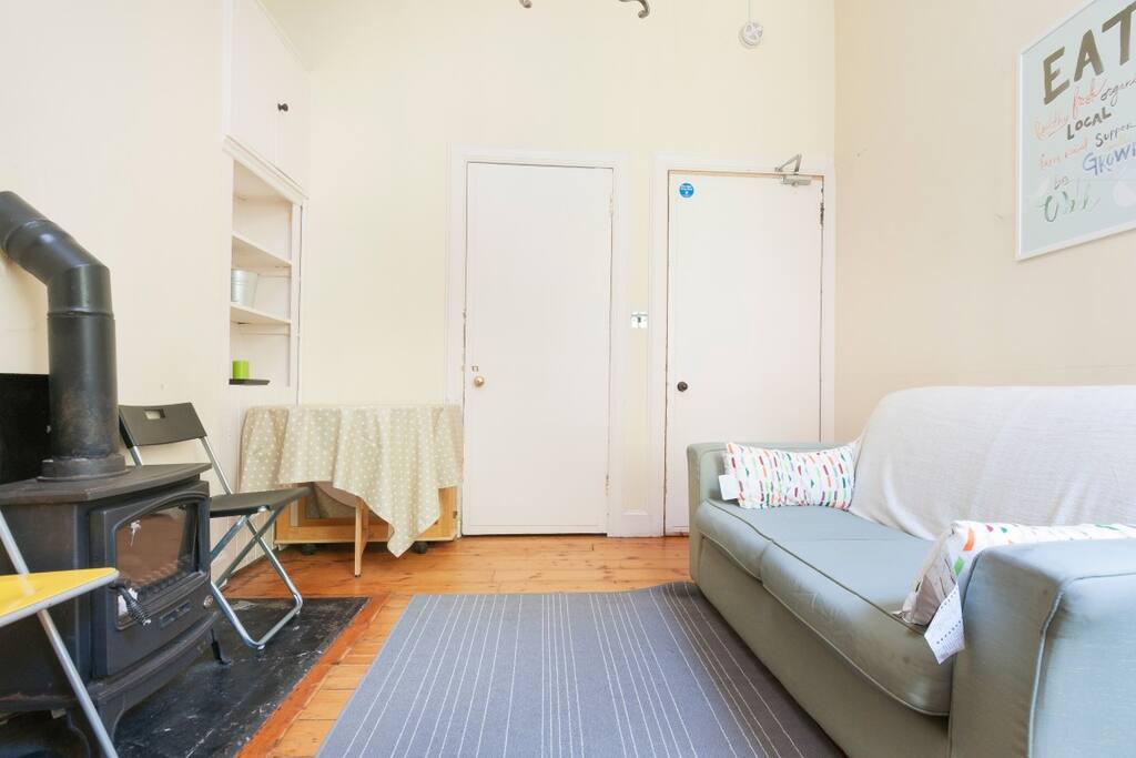 Lounge/diner with large walk in pantry at rear