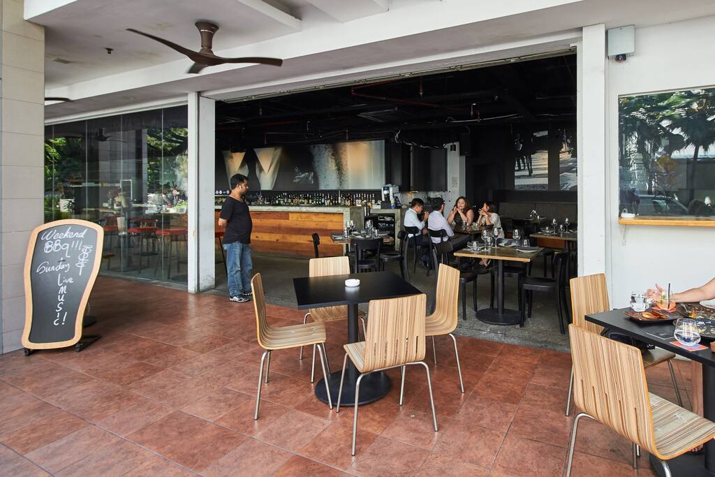 Drift Bar and Cafe