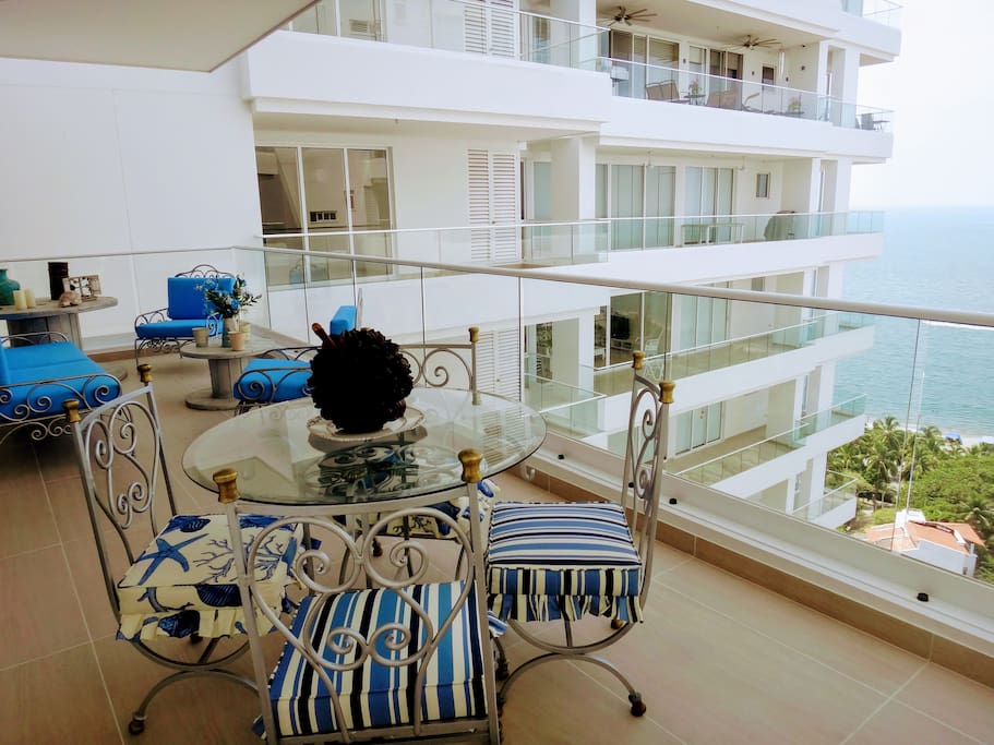 Amplio balcon con hermosa vista