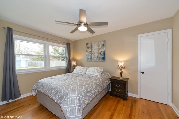 Second queen bedroom