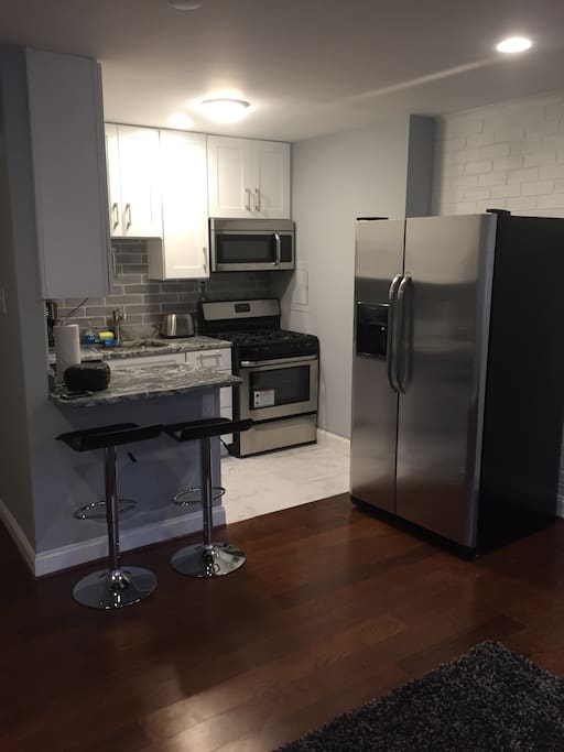 brand new microwave,gas stove,fridge with ice maker