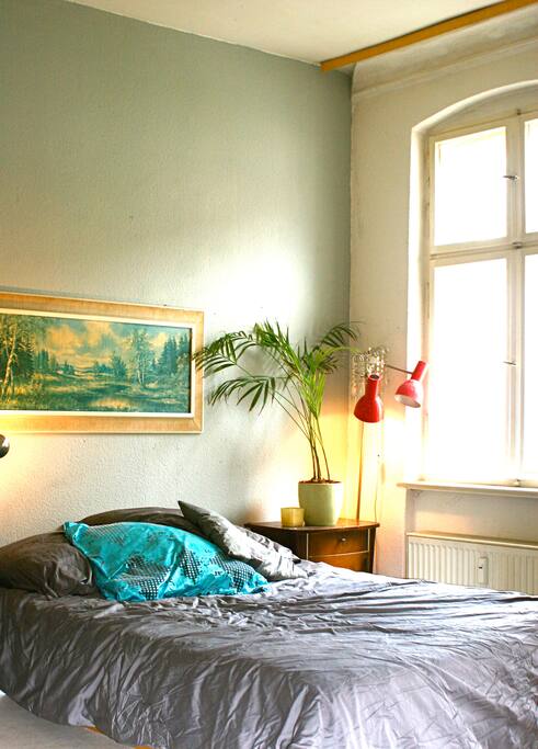 25m2 quiet oasis on the main street, room faces the back courtyard, bright and cool in summer