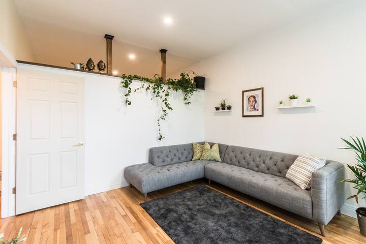 Stylish – Top Location – Free parking – Sleeps 13 gallery image 4