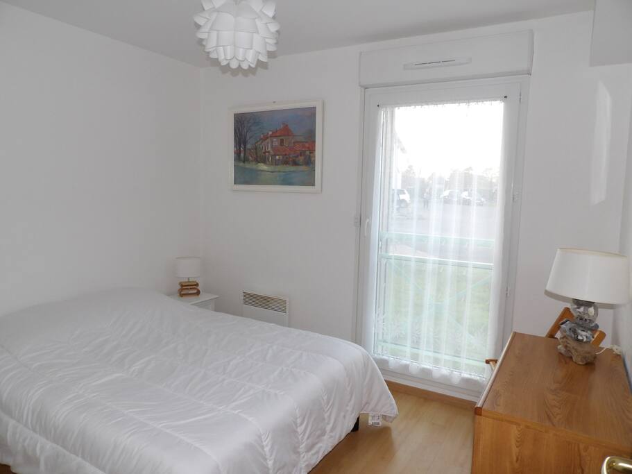 Chambre 2 avec commode