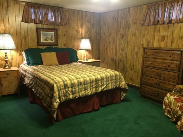 Private basement suite near Whitworth University.