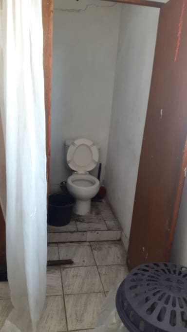 Une seule toilette