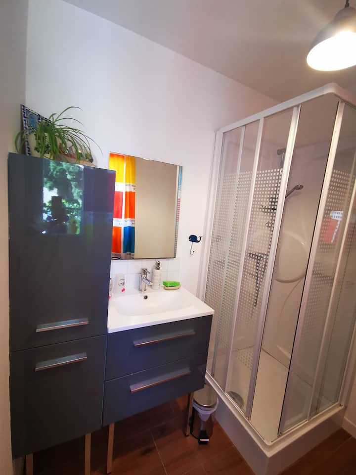 Cozy T2 in the center of St-Florent + parking