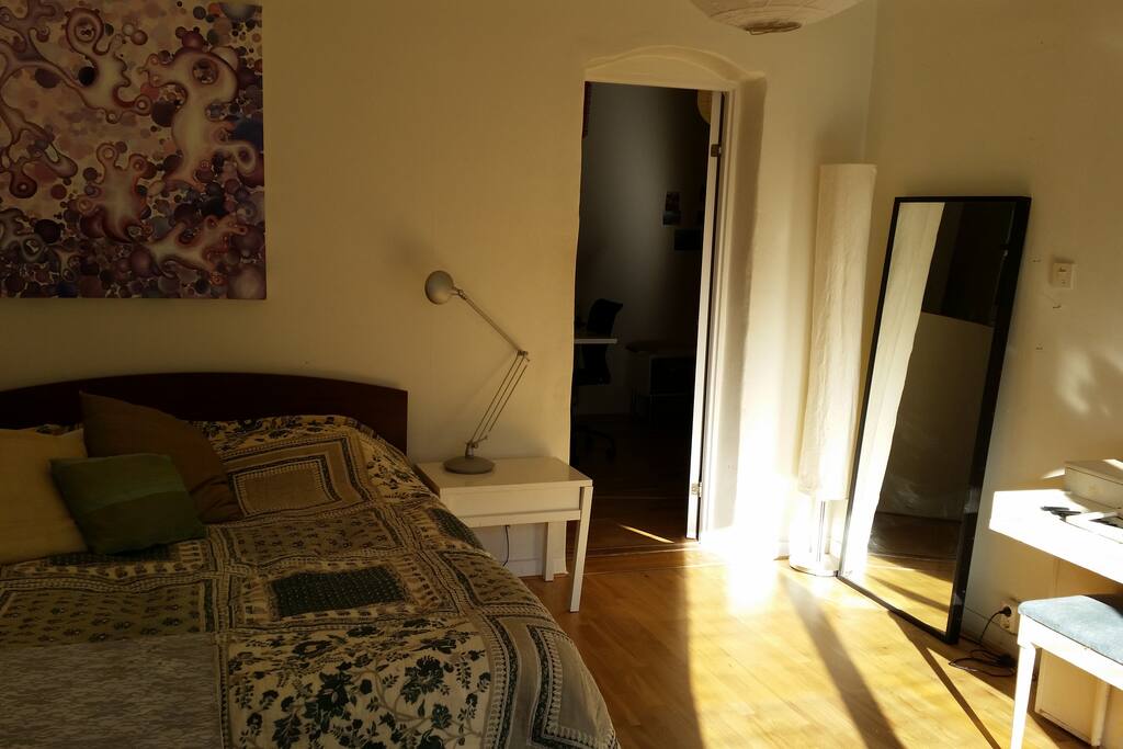 Big bedroom (double bed)