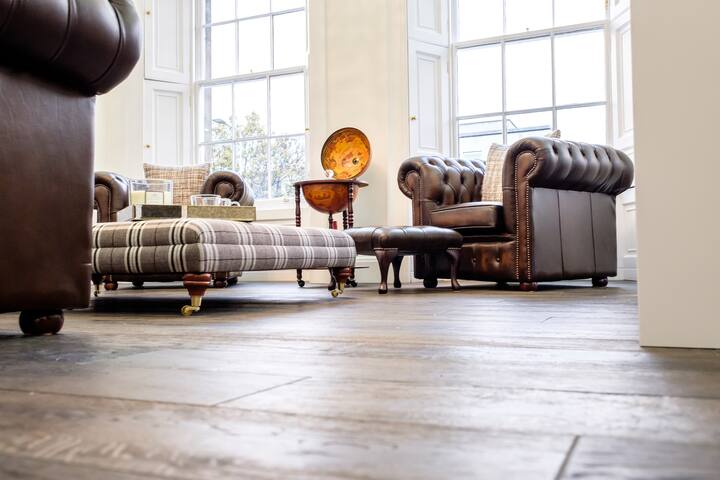 Central Luxury Townhouse *HEART OF STOCKBRIDGE* gallery image 5